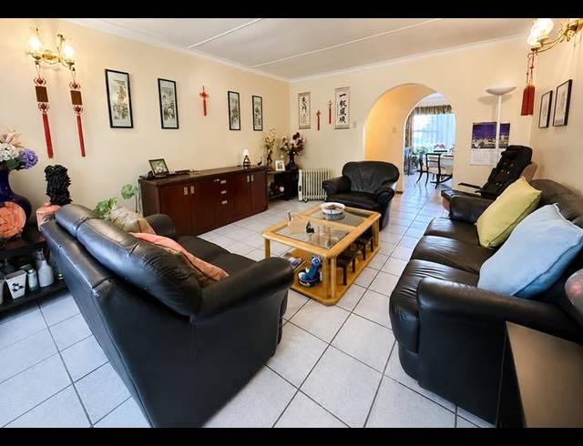 5 BEDROOM HOUSE FOR SALE IN HELICON HEIGHTS